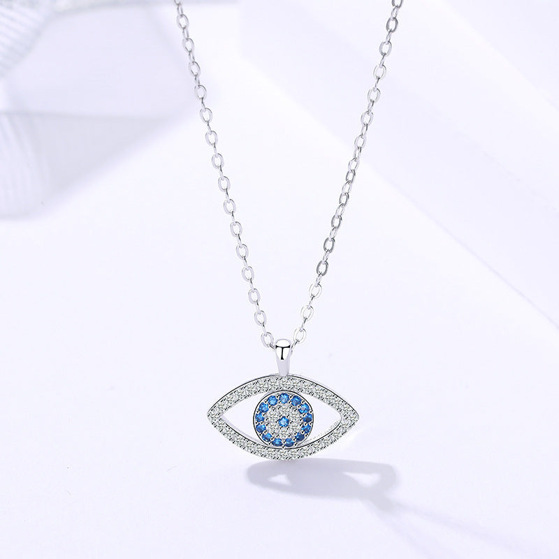 Collar de ojo atmosférico de plata